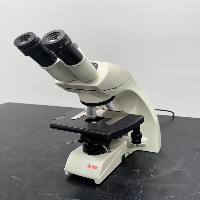 Leica DM 750/4K Microscope image 1